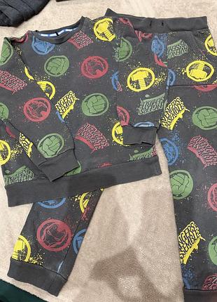 Продам костюм george marvel