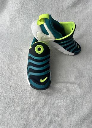 Кроссовки фирмы nike 35 размера по стельке 22,5 см.