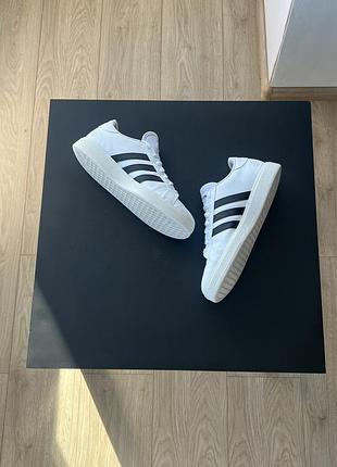 Кросівки adidas 8