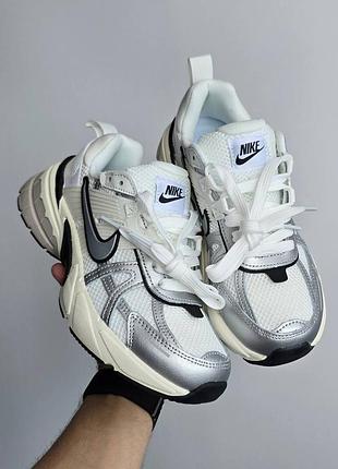 Кросівки nike v2k run білі, сріблясті, чорні