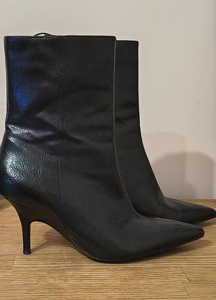 Ботильйони жіночі zara чорні