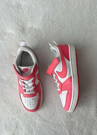 Кросівки фірми nike 33 розміри по устілці 21,5 см.