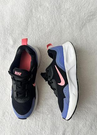 Кроссовки фирмы nike 35,5 размера по стельке 23,5 см.