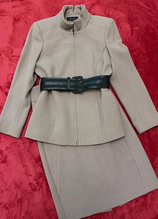 Елегантний костюм zara з коміром-стійкою та спідницею, натуральна вовна