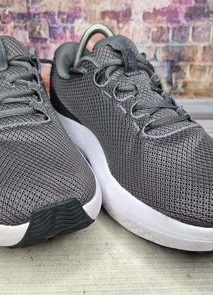 Кроссовки under armour charged 2