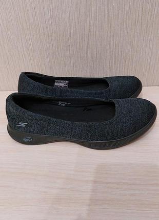 Туфли балетки skechers goga max p.37