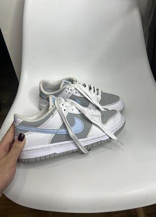 Кросівки жіночі nike dunk low сірі з білим та блакитним