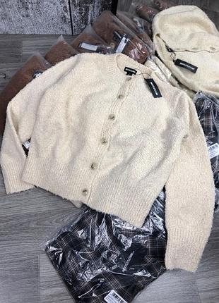 Якісний цупкий плотний кардиган на ґудзиках plt xs-s s-m m-l шоколадний світлий беж / мякий теплий кардиган
