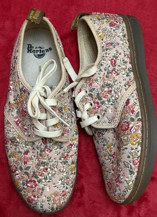 Туфлі жіночі dr. martens pretty canvas soho з квітковим принтом