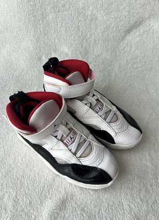 Кросівки фірми jordan 29,5 розміру за устілкою 19,5 см.