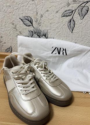 Кросівки жіночі zara золотисті