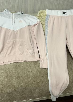 Продам костюм бренду nike