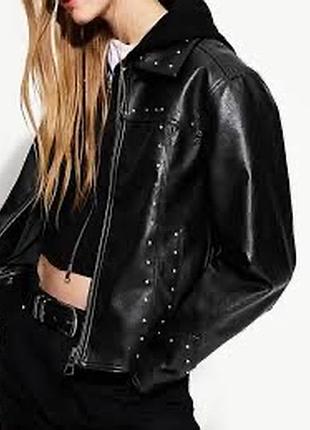 Куртка жіноча bershka чорна, розмір xs-s, з екошкіри