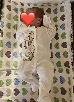 Чоловічок із зайченятком "little baby hare", білий, орієнтовно 62-68 (1-3/3-6 міс), б/в