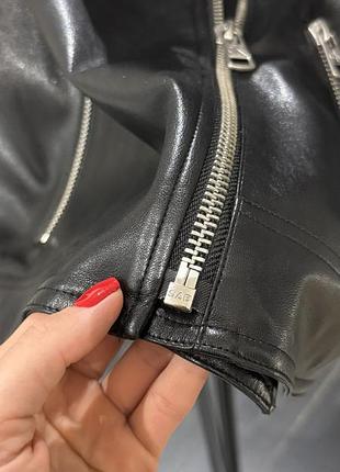 Жіноча куртка calvin klein 4