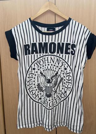 Футболка ramones