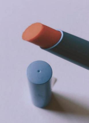 Помада бальзам rimmel kind &amp; free tinted lip balm #003 tropical spark новый