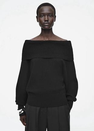 Свитер cos из шерсти мериноса cos off-the-shoulder merino wool sweater in black