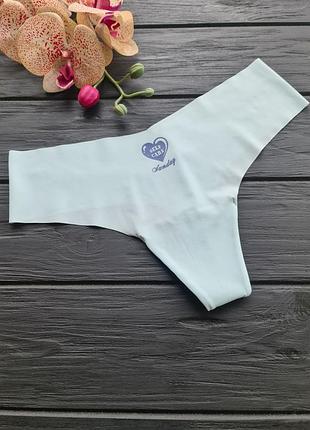 Бесшовные трусики стринги с надписью "sunday" victoria's secret