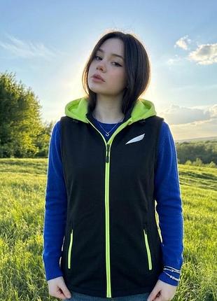 Спортивна жилетка жіноча чорна ⚡ капюшон ховається у комір 👟 tcm tchibo 🧥 безрукавка софтшелл на флісі