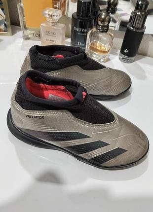 Дитячі футбольні сороконіжки adidas predator league laceless tf