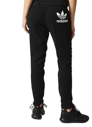 Женские спортивные штаны adidas originals.
