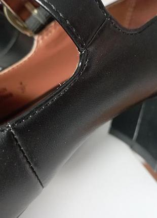 Туфлі жіночі 6