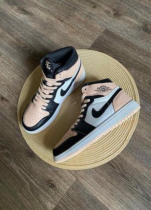 Кросівки жіночі nike air jordan 1, чорні з персиковим, розмір 37.5, довжина устілки 23.5 см, шкіра