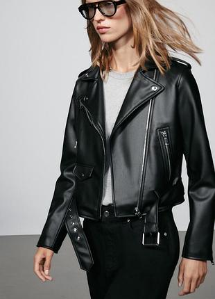 Куртка жіноча zara чорна коротка зі штучної шкіри