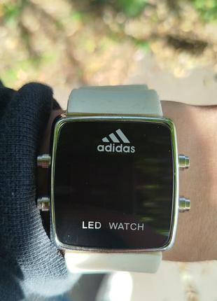 Белые часы adidas 2