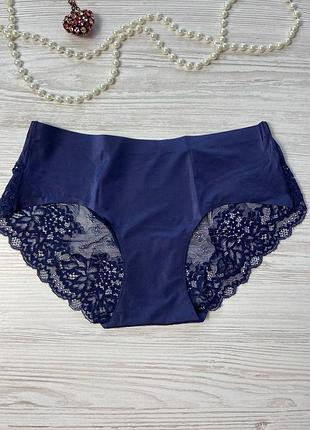 Трусики бесшовные декорированы кружевом на ягодицах 🎀