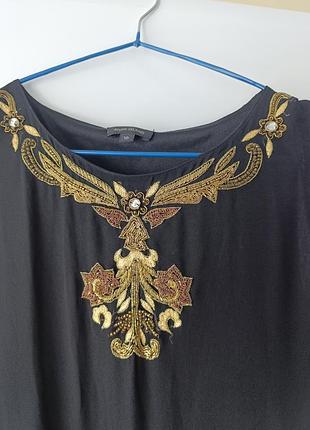 Довга жіноча сукня чорна з шифону на підкладці з вишивкою