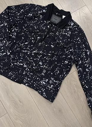 Куртка жіноча levi’s джинсова чорна з білим принтом