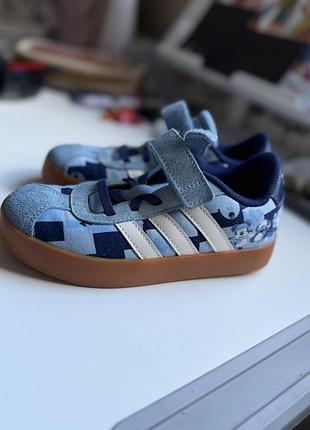Кросівки для дітей adidas сині, розмір 29, довжина устілки 17.5 см