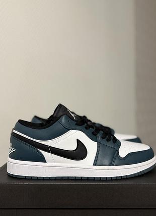 Кросівки чоловічі nike air jordan 1 low white/blue 553558-411