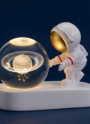 Нічник космонавт із планетою та led-підсвіткою