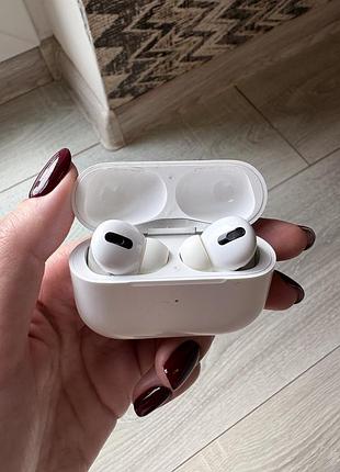 Навушники та гарнітури apple airpods pro
