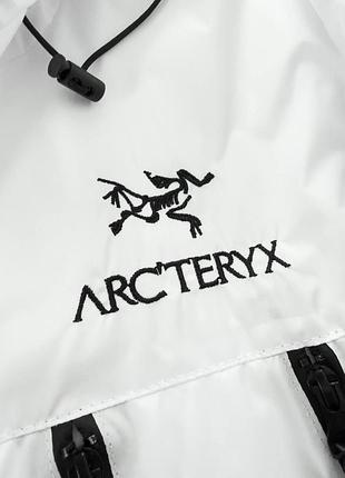 Вітрівка arc’tryx біла 2