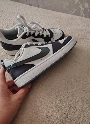 Кросівки жіночі nike білі з чорним, розмір 38