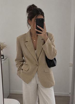 Трендовий піджак zara з золотою прикраса - ґудзик