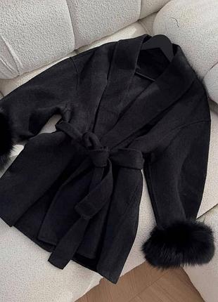 Женское укороченное пальто oversize old money с меховыми манжетами | кашемир | 42–48 | черное, шоколадное, серое чорний