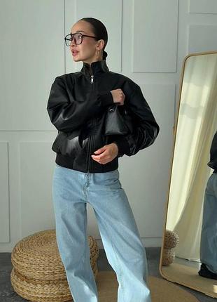 Женский бомбер из экокожи на подкладке - oversize l