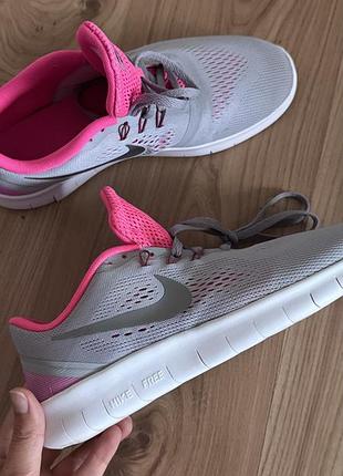 Легкі кросівки nike для бігу, залу