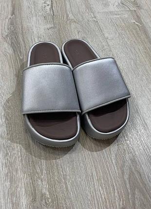 Жіночі шльопанці adidas y3