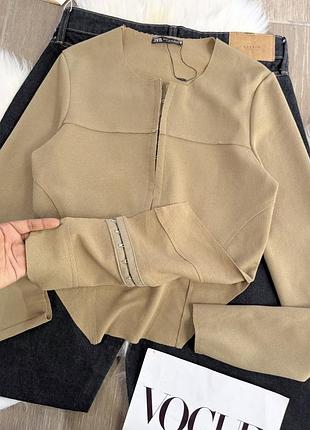 Жіночий лонгслів zara асиметричний хакі