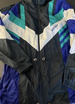 Вінтажна нейлонова вітровка adidas у стилі 90-х років