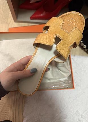 Шльопанці жіночі hermes вінтажні, жовті, розмір 36