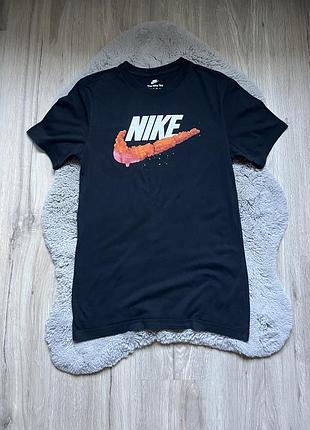 Nike футболка с класним логотипом