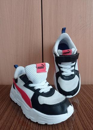 Стильні кросівки puma trinity lite ac+