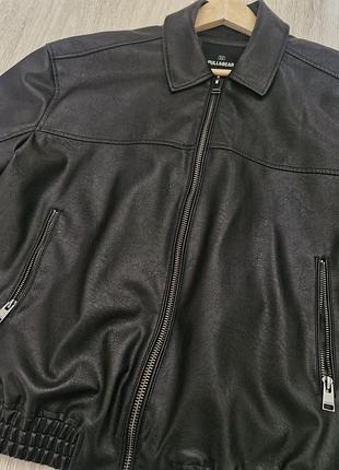 Кожана куртка pull&bear